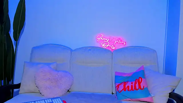 JessicaSky  online show from February 2026 08:33:02 PM