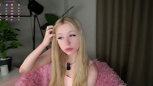 MarciDarugar online show from November 2025 03:04:01 PM