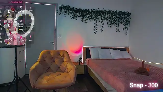 EvaLone1 online show from April 2026 07:53:01 PM