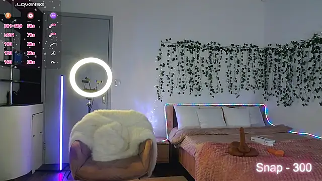 EvaLone1 online show from February 2026 09:12:01 PM