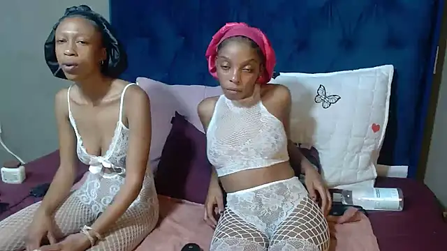Snapshot of SexyDoll25x chatting on October 2025 01:15:01 AM SexyDoll25x online show from October 2025 01:15:01 AM