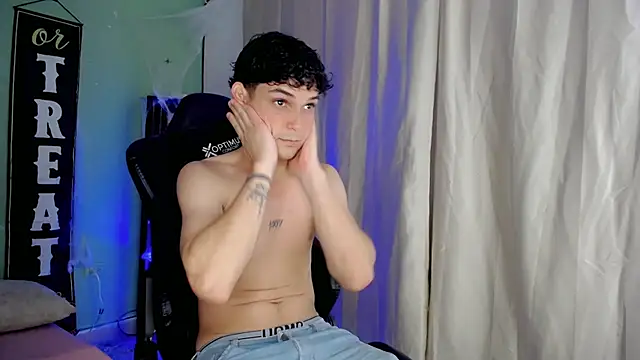 Snapshot of dilan_hott_ chatting on October 2025 08:39:02 PM dilan hott online show from October 2025 08:39:02 PM