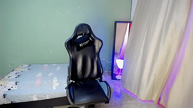 Snapshot of dilan_hott_ chatting on November 2025 08:24:02 PM dilan hott online show from November 2025 08:24:02 PM