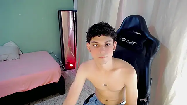 Snapshot of dilan_hott_ chatting on November 2025 08:03:01 PM dilan hott online show from November 2025 08:03:01 PM