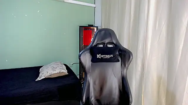 Snapshot of dilan_hott_ chatting on November 2025 07:47:01 PM dilan hott online show from November 2025 07:47:01 PM