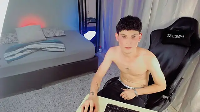 dilan hott  online show from September 2025 08:49:02 PM
