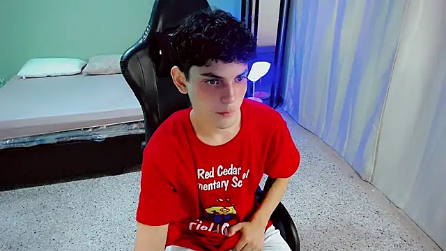 dilan hott  online show from September 2025 08:31:01 PM