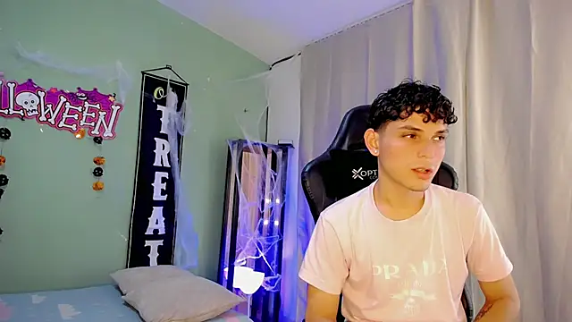 Snapshot of dilan_hott_ chatting on October 2025 08:10:01 PM dilan hott online show from October 2025 08:10:01 PM