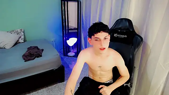dilan hott  online show from September 2025 08:47:01 PM