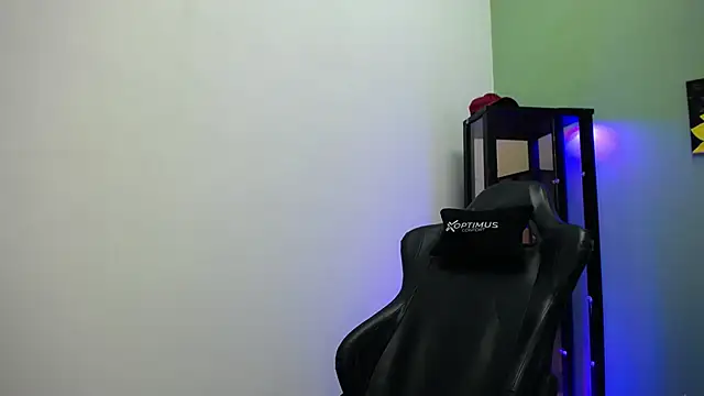 Snapshot of dilan_hott_ chatting on December 2025 02:55:01 PM dilan hott online show from December 2025 02:55:01 PM