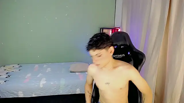 Snapshot of dilan_hott_ chatting on November 2025 06:19:01 PM dilan hott online show from November 2025 06:19:01 PM