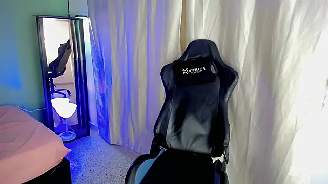 Snapshot of dilan_hott_ chatting on November 2025 08:01:01 PM dilan hott online show from November 2025 08:01:01 PM