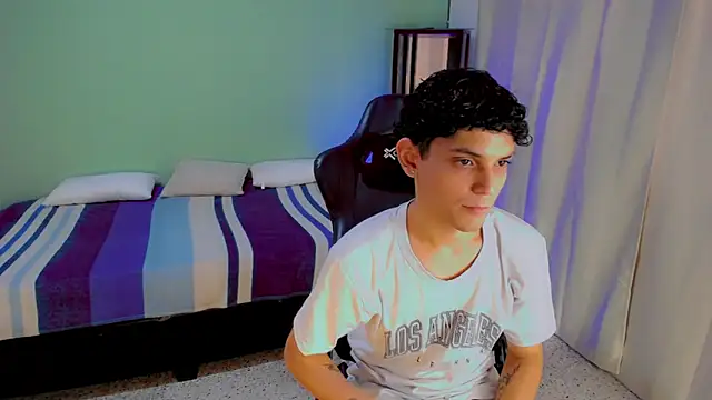 dilan hott  online show from September 2025 08:30:02 PM