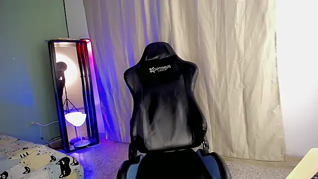 Snapshot of dilan_hott_ chatting on November 2025 06:44:02 PM dilan hott online show from November 2025 06:44:02 PM