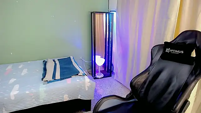 Snapshot of dilan_hott_ chatting on November 2025 05:45:02 PM dilan hott online show from November 2025 05:45:02 PM