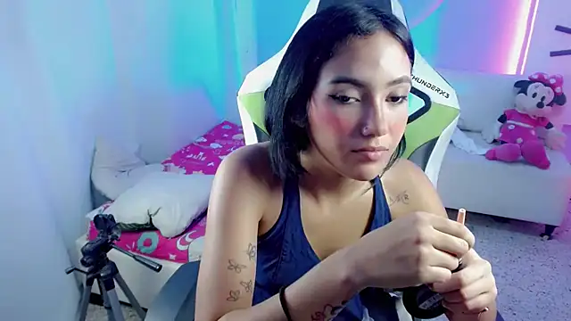mishel hott online show from October 2025 09:16:01 PM