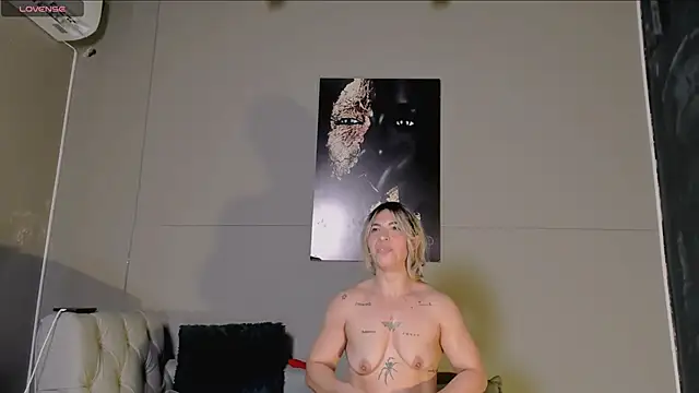 Snapshot of AliceFit_212 chatting on June 2026 02:33:01 PM AliceFit 212 online show from June 2026 02:33:01 PM