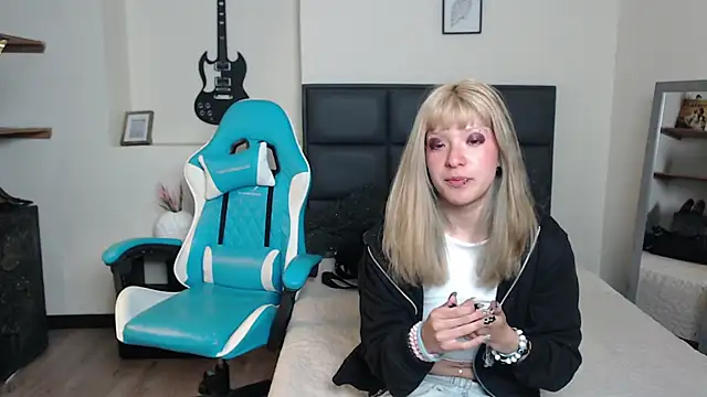 Amnesia  online show from November 2025 12:49:01 PM