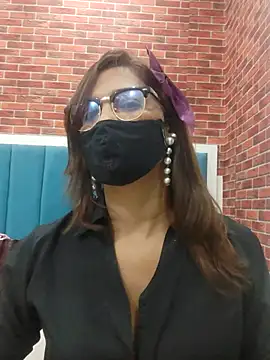 HORNYJANNU online show from April 2026 06:59:01 PM