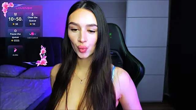 Veronica Larsson online show from November 2025 07:36:01 PM