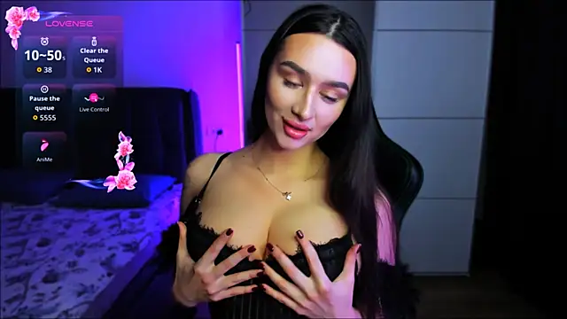 Veronica Larsson online show from November 2025 08:24:02 PM