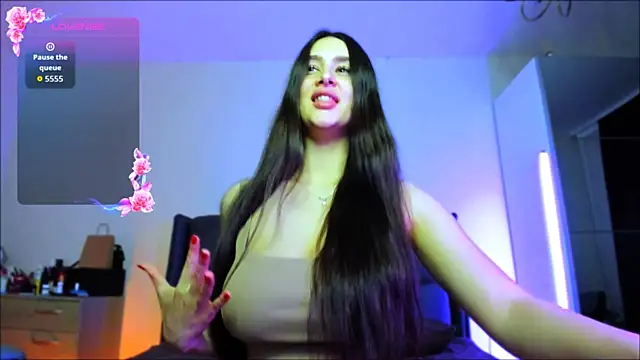 Veronica Larsson online show from September 2025 05:52:01 PM