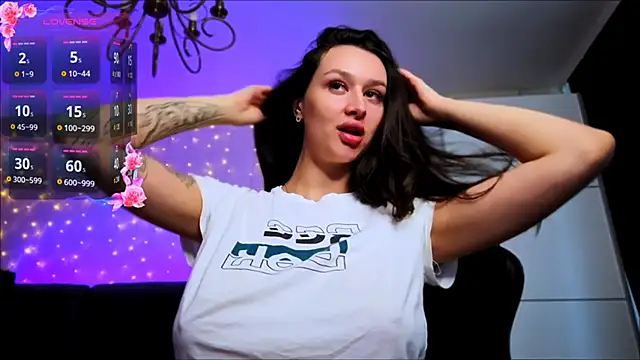 Veronica Larsson online show from April 2026 10:55:01 AM