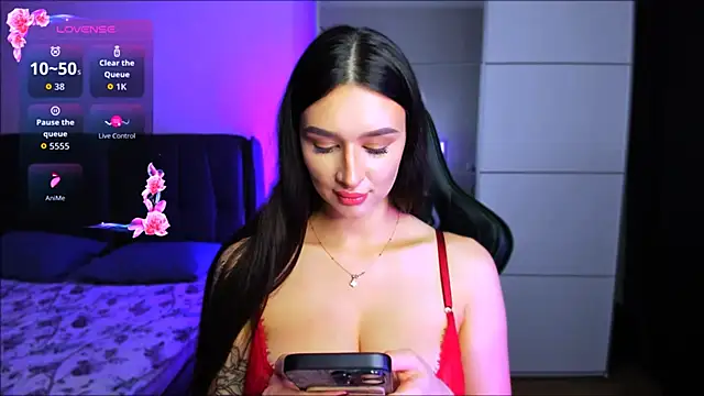 Veronica Larsson online show from November 2025 08:12:01 PM