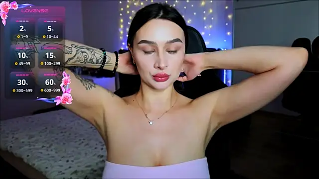 Veronica Larsson online show from July 2026 08:19:01 PM