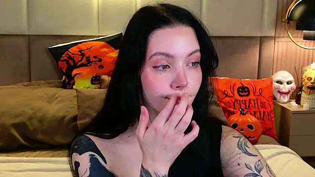 Goldy Stark online show from October 2025 08:42:01 PM