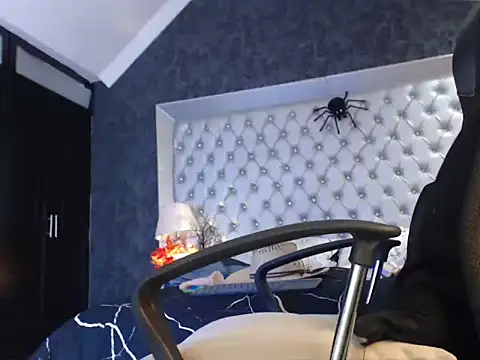 JhosuaCollins  online show from October 2025 01:12:02 PM