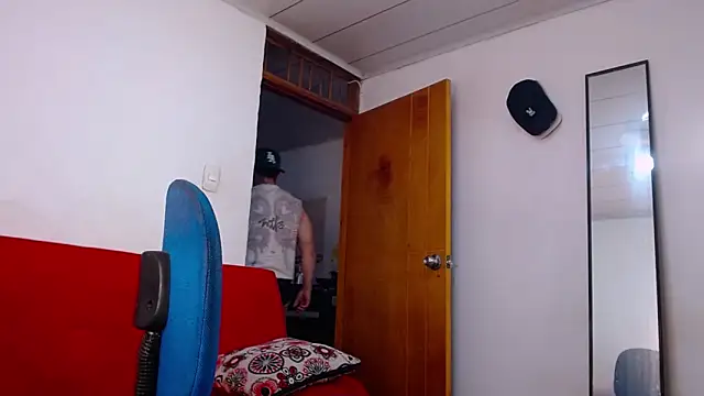 tommyblessd1 online show from May 2026 01:19:01 PM