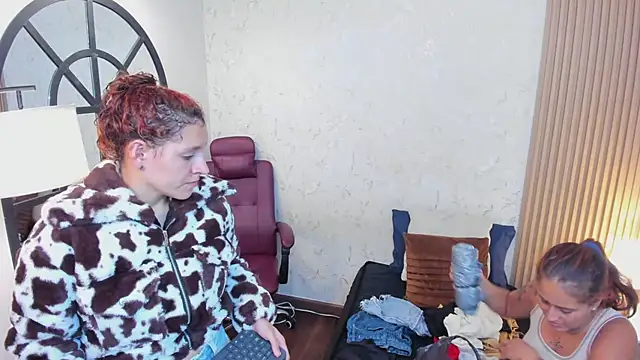 aliceandsia online show from February 2026 07:23:01 PM