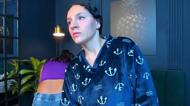 Snapshot of aliceandsia chatting on September 2025 12:11:02 PM aliceandsia online show from September 2025 12:11:02 PM