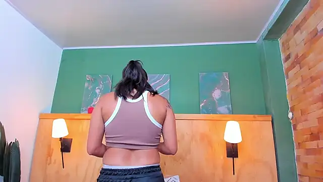 aliceandsia online show from November 2025 07:40:02 PM