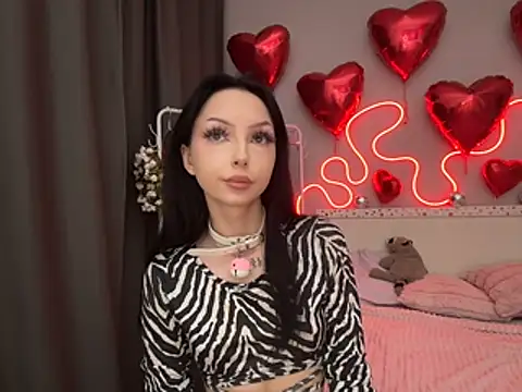 Lina Thornton  online show from July 2026 08:52:02 PM