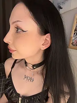 Lina Thornton  online show from April 2026 06:31:02 PM