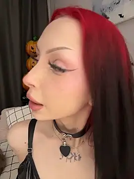 Snapshot of Lina_Thornton_ chatting on November 2025 11:19:01 PM Lina Thornton online show from November 2025 11:19:01 PM