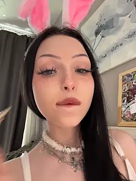 Lina Thornton  online show from April 2026 10:11:02 AM