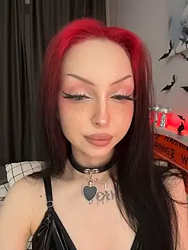 Snapshot of Lina_Thornton_ chatting on November 2025 09:30:02 PM Lina Thornton online show from November 2025 09:30:02 PM