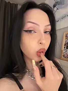 Lina Thornton  online show from April 2026 04:46:02 PM