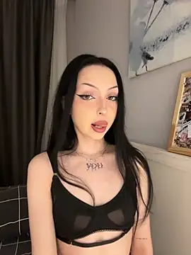 Lina Thornton  online show from April 2026 05:53:02 PM