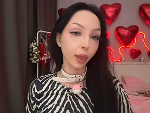 Lina Thornton  online show from July 2026 04:27:02 PM