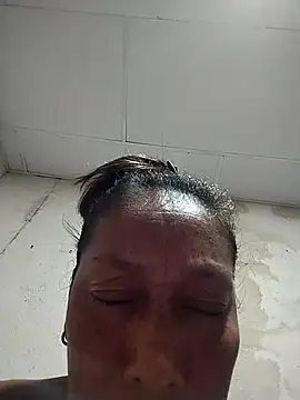 Naomi-Mature online show from November 2025 09:54:02 AM