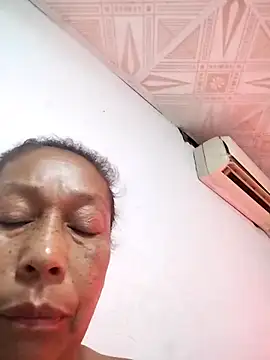 Naomi-Mature online show from November 2025 09:21:02 AM