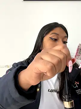 SharaRous online show from November 2025 12:08:01 PM