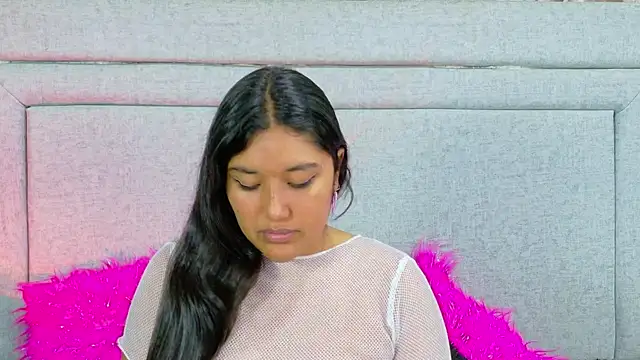 SharaRous online show from November 2025 12:16:02 PM