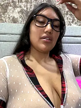 SharaRous online show from September 2025 12:11:02 PM