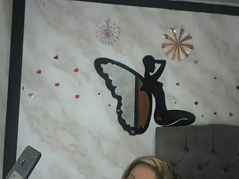 Brenda bigtitis online show from October 2025 12:20:01 AM