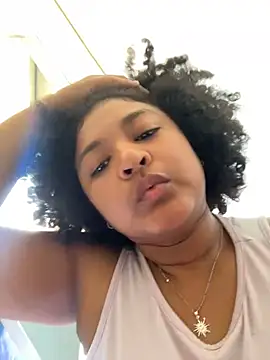 Snapshot of Rizos_hot_official chatting on May 2026 03:04:02 PM Rizos hot official online show from May 2026 03:04:02 PM